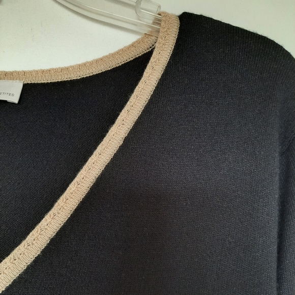 Loft V-neck black sweater size MP - Picture 7 of 8